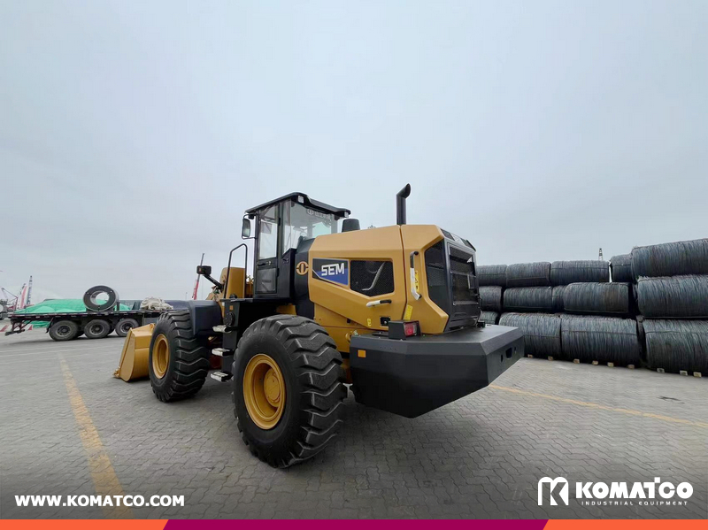 Panama - 1 Unit SEM 655F Wheel Loader