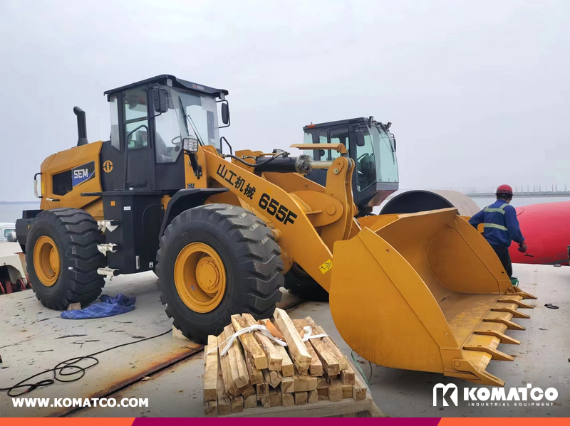 Panama - 1 Unit SEM 655F Wheel Loader