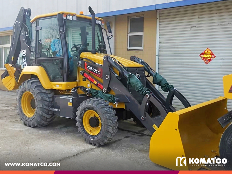 XCMG XC870K Backhoe Loader